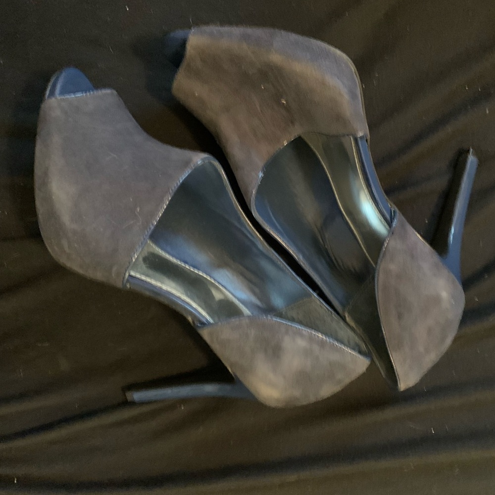 DARK BLUE HEELS